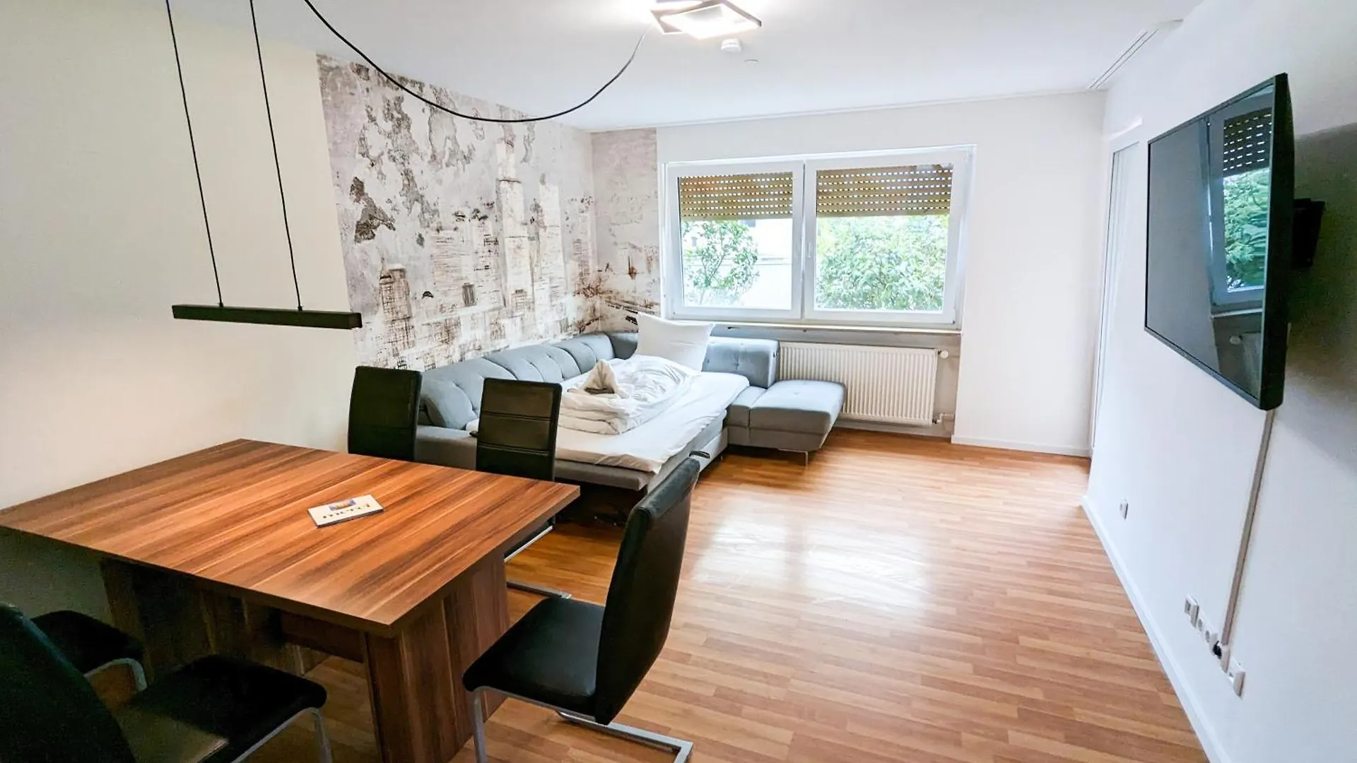 Charming, Newly & High Quality Equipped Apartment With Quiet Balcony In Fantastic Location - Ready To Move In Wurzburg