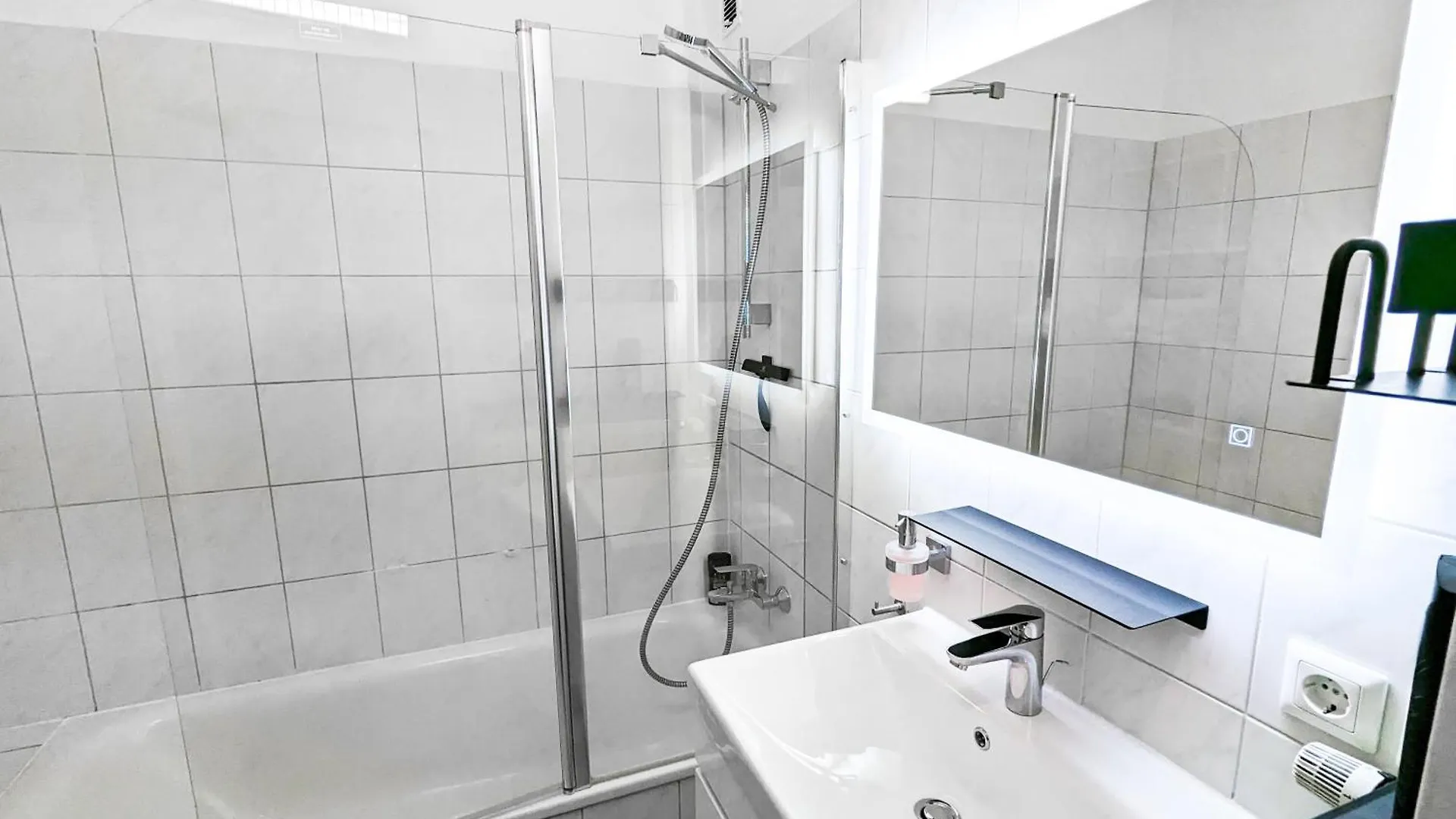 Charming, Newly & High Quality Equipped Apartment With Quiet Balcony In Fantastic Location - Ready To Move In Wurzburg