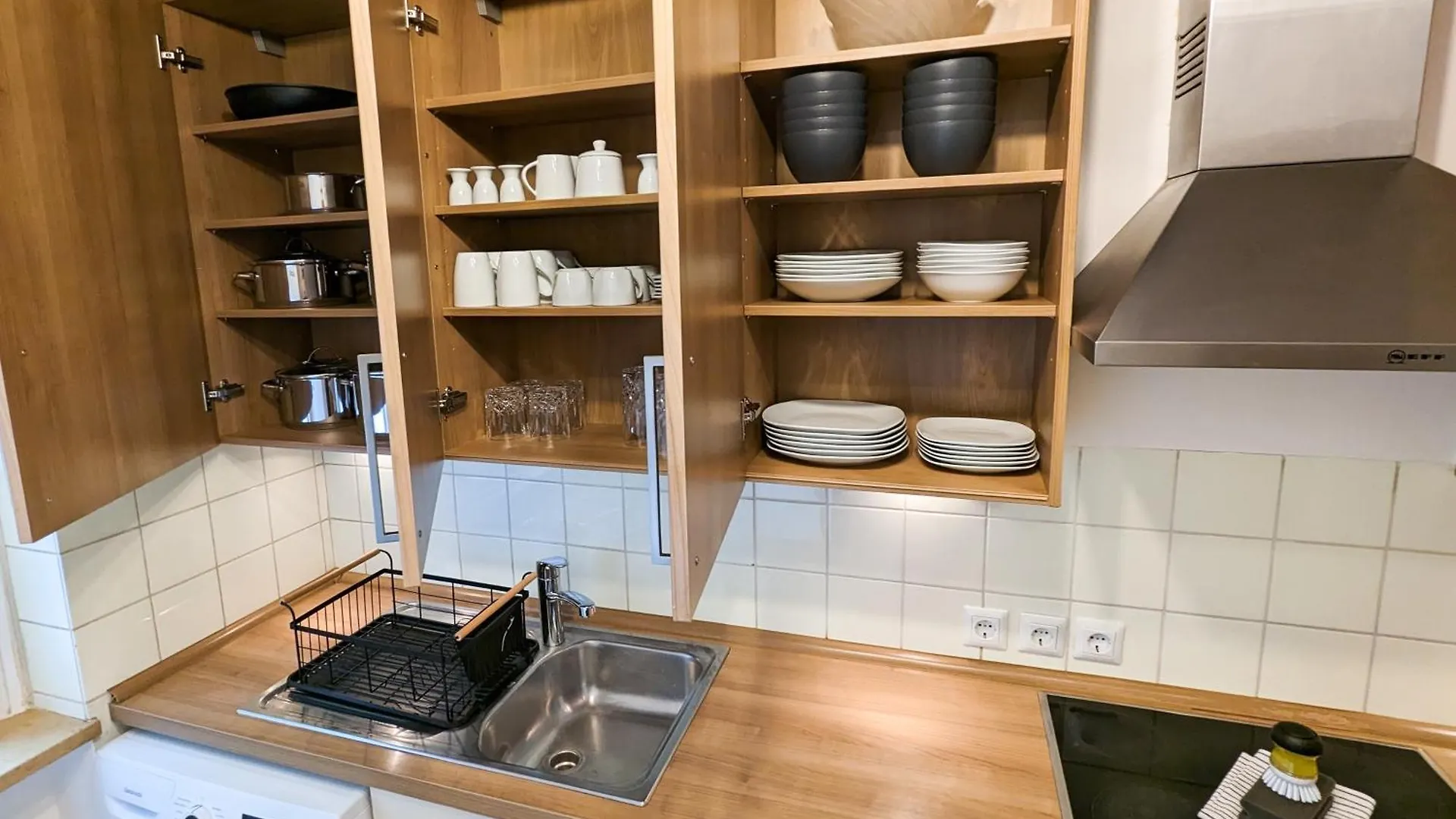 Charming, Newly & High Quality Equipped Apartment With Quiet Balcony In Fantastic Location - Ready To Move In Wurzburg